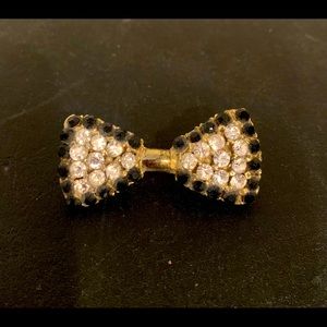 80s Vintage black & silver bow 🎀💎rhinestone pin